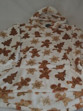 Women's OS Throwzy Plush Hooded Robe with Gingerbread Print